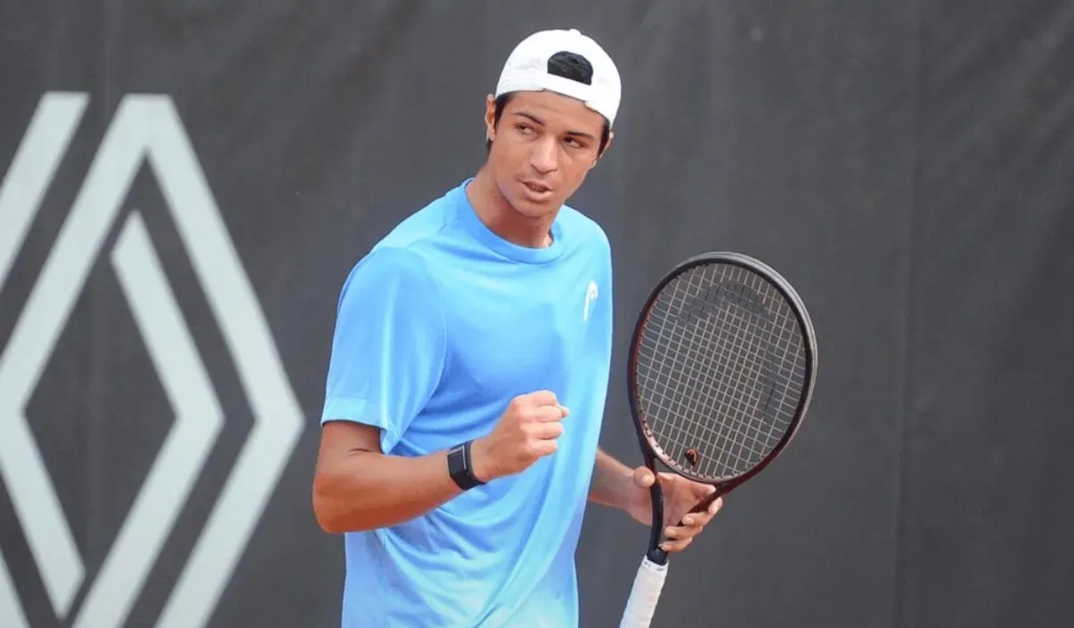 Tiago Pereira avança no Porto Open